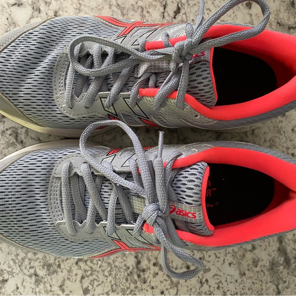 ASICS Everyday Comfort AmpliForm Gel-Contend 6 sneakers.